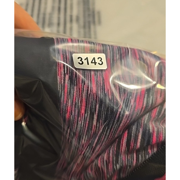 Victoria's Secret VSX Knockout Pink Front Closure Racerback Sports Bra Size 34C - Picture 6 of 6